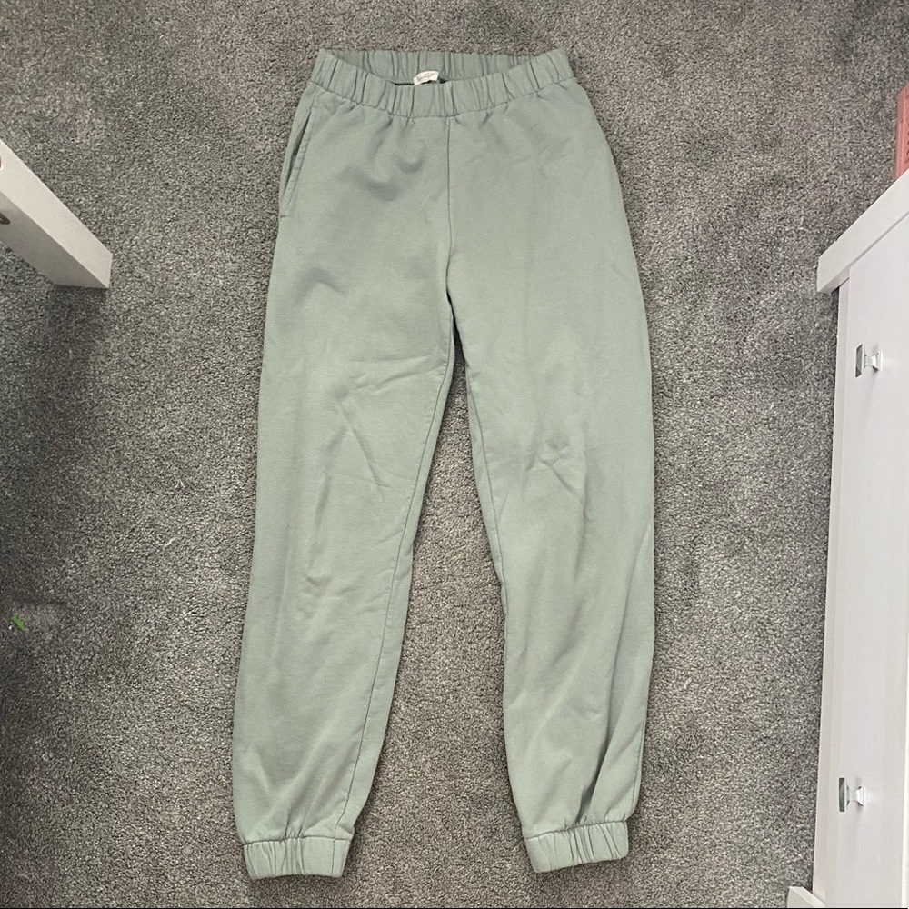 Brandy Melville light green rosa sweatpants